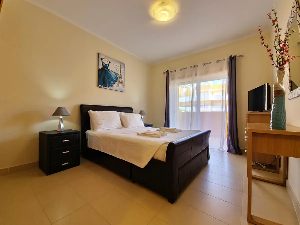 Apartamento Royalmar T2 By Yha Conceição